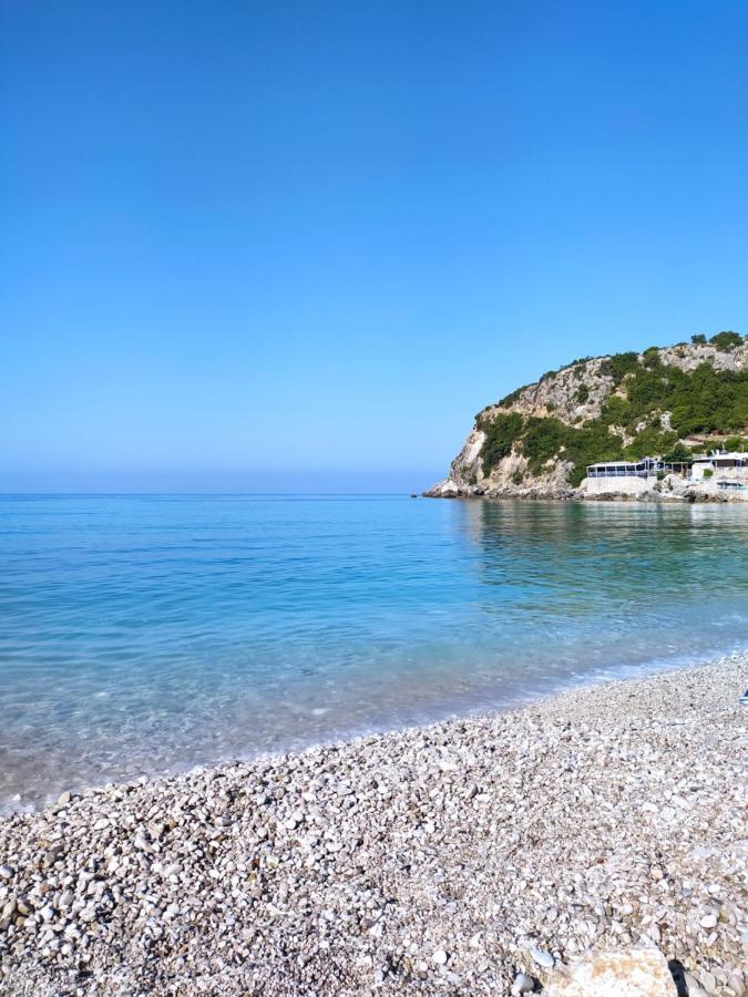 Retzos Rooms Himare Exterior foto