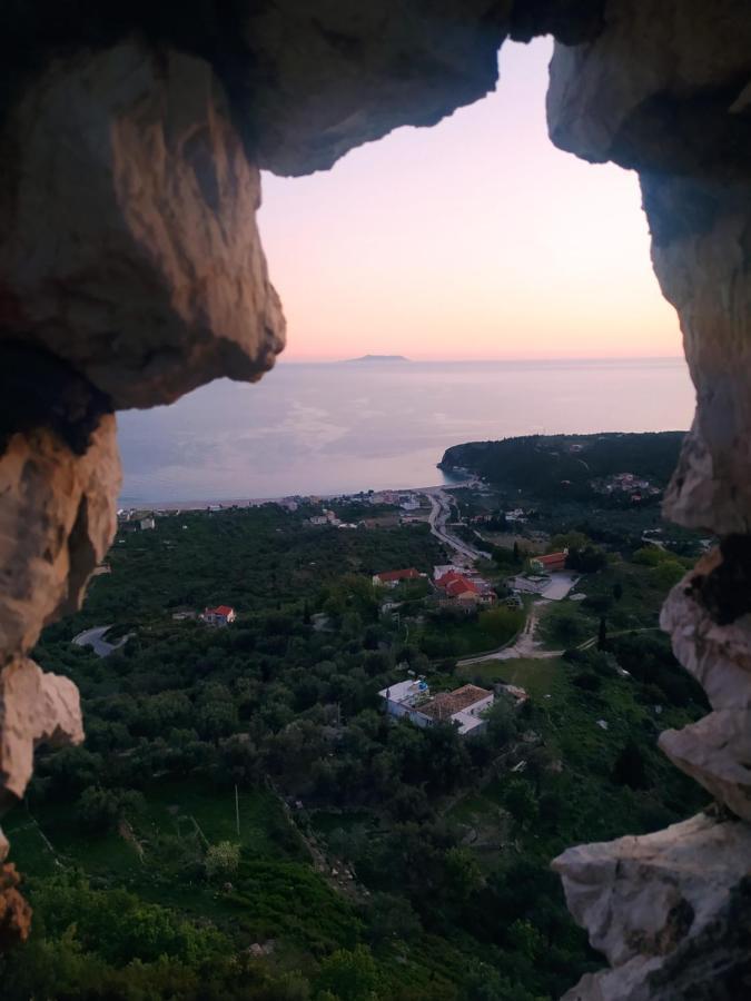 Retzos Rooms Himare Exterior foto