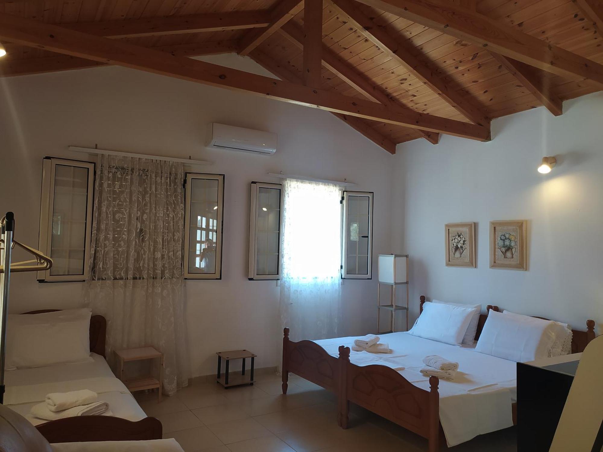Retzos Rooms Himare Exterior foto