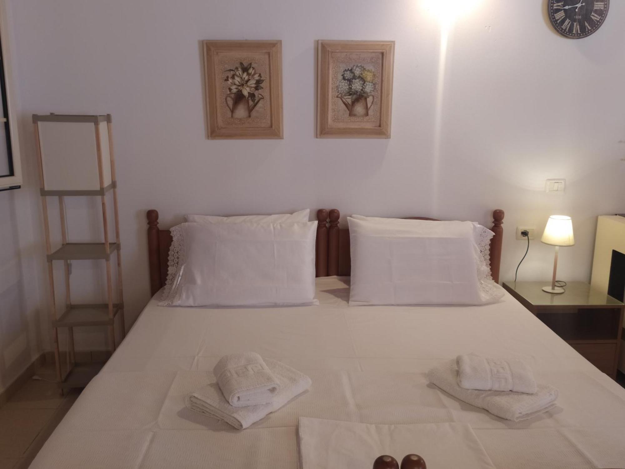 Retzos Rooms Himare Exterior foto
