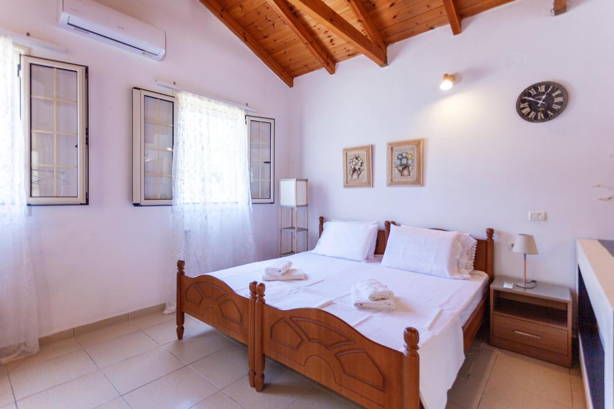 Retzos Rooms Himare Exterior foto